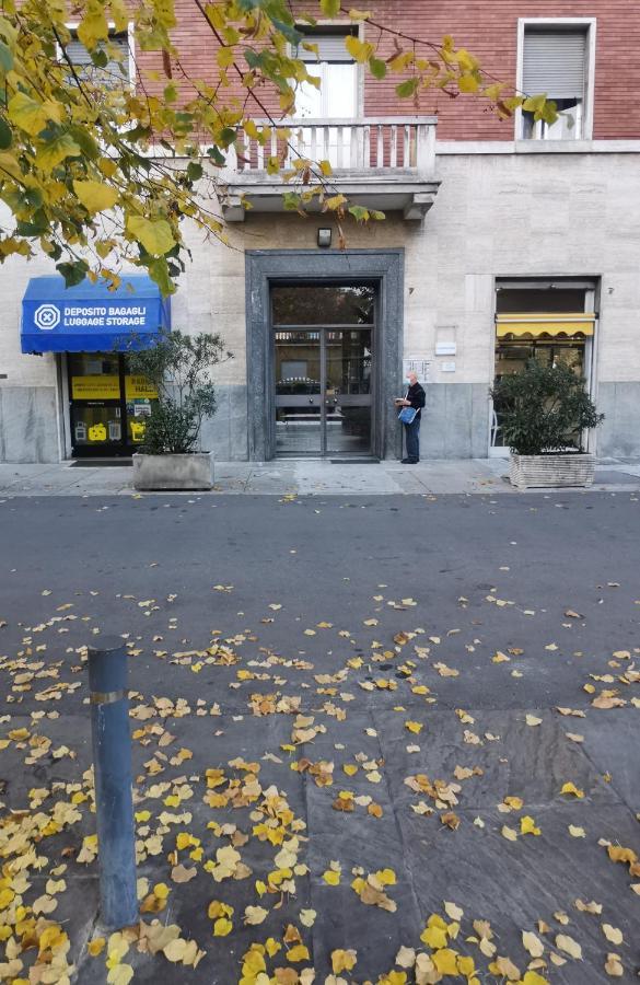 Parma Express Traveller'S Lodging Front Station Fs Parking Extérieur photo