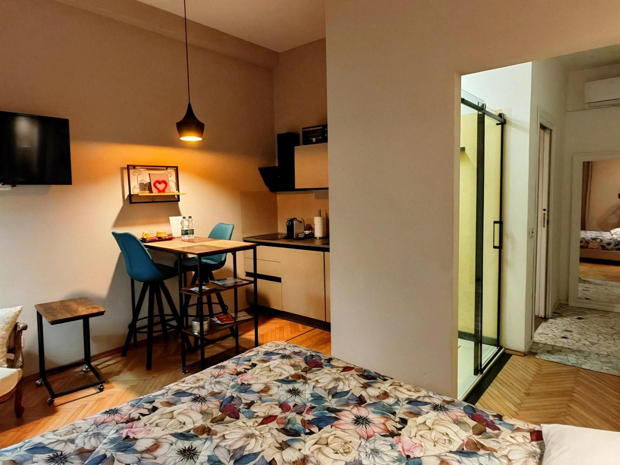 Parma Express Traveller'S Lodging Front Station Fs Parking Chambre photo
